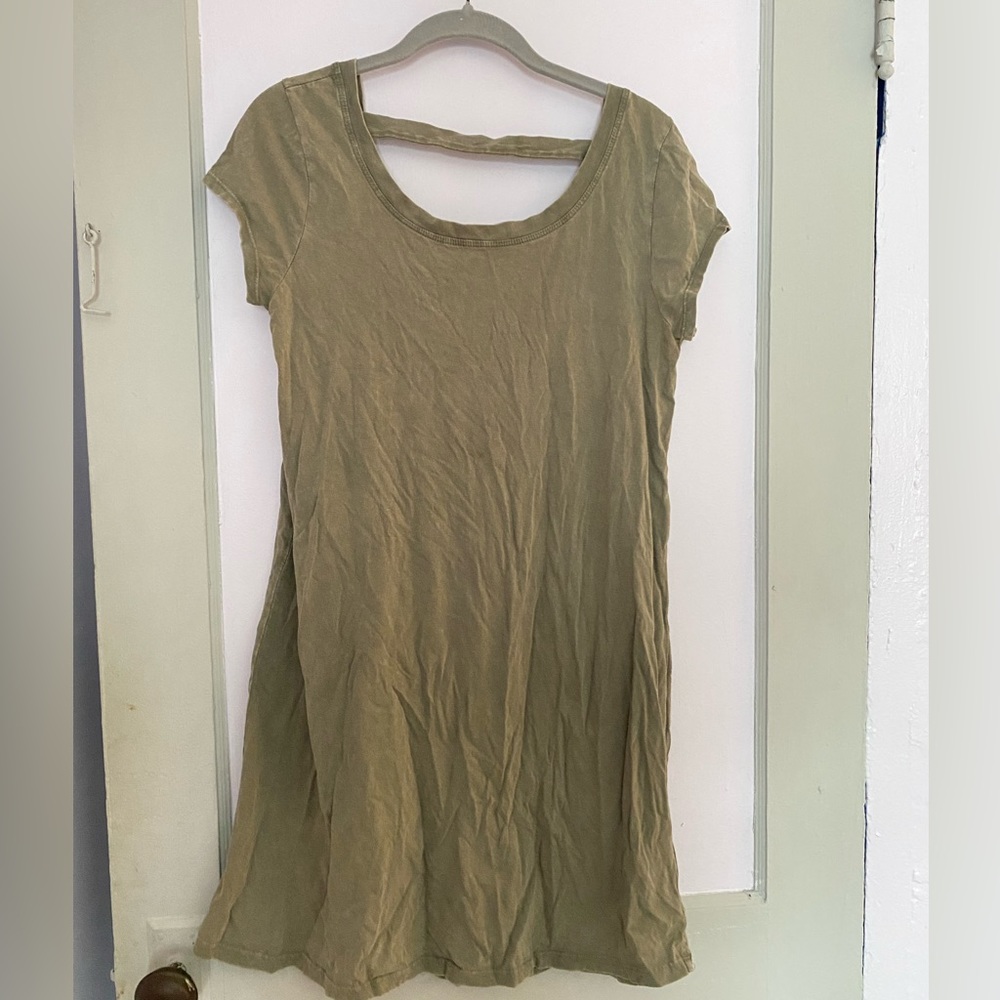 green open neck short sleeve dress